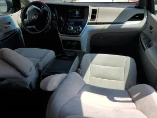 2015 Toyota Sienna LE AAS with VIN 5TDKK3DC7FS600464, listed as a Copart auction lot 61385735 with 159,748 mi miles and Clean title. Bid and sale history available at DreamBid. Image 8.