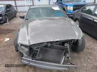 2014 Ford Mustang V6 с VIN 1ZVBP8AM7E5287185, выставлен на аукционе IAAI как лот 42187534 с пробегом 165 355 миль миль и . История ставок и продаж доступна на DreamBid. Изображение 12.