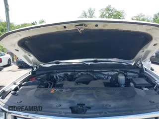 2017 Chevrolet Suburban Premier z VIN 1GNSCJKC5HR139150, wystawiony jako IAAI lot #42125570 z przebiegiem 177 792 mil mil oraz . Historia ofert i sprzedaży dostępna na DreamBid. Obrazek 10.