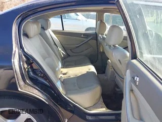 2004 Infiniti G35 w/Leather with VIN JNKCV51E94M609249, listed as a IAAI auction lot 41911426 with 200,461 mi miles and . Bid and sale history available at DreamBid. Image 8.