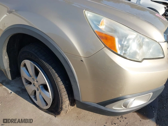 2010 Subaru Outback Premium All-Weather with VIN 4S4BRBCC9A3345149, listed as a IAAI auction lot 41762315 with 155,418 mi miles. Bid and sale history available at carsss.com. Image 18.