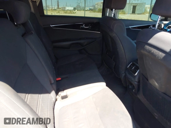 2019 Kia Sorento LX z VIN 5XYPG4A30KG510386, wystawiony jako IAAI lot #42425902 z przebiegiem 78 192 mil mil oraz . Historia ofert i sprzedaży dostępna na DreamBid. Obrazek 8.