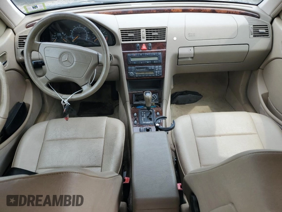 1998 Mercedes-Benz C 230/260/280/320 z VIN WDBHA23G8WA648546, wystawiony jako Copart lot #60720975 z przebiegiem 110 926 mil mil oraz Szkoda całkowita • Salvage title. Historia ofert i sprzedaży dostępna na DreamBid. Obrazek 8.