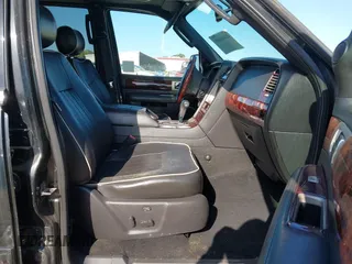 2006 Lincoln Navigator Luxury with VIN 5LMFU27536LJ25912, listed as a IAAI auction lot 42004689 with 160,020 mi miles. Bid and sale history available at carsss.com. Image 5.