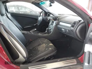 2008 Mercedes-Benz SLK 350 с VIN WDBWK56F58F176045, выставлен на аукционе IAAI как лот 42271253 с пробегом 111 908 миль миль и . История ставок и продаж доступна на DreamBid. Изображение 5.