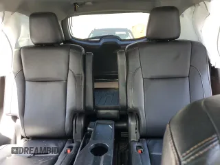 2018 Toyota Highlander SE with VIN 5TDKZRFH2JS271947, listed as a Copart auction lot 53381585 with 101,148 mi miles and Salvage title. Bid and sale history available at DreamBid. Image 10.