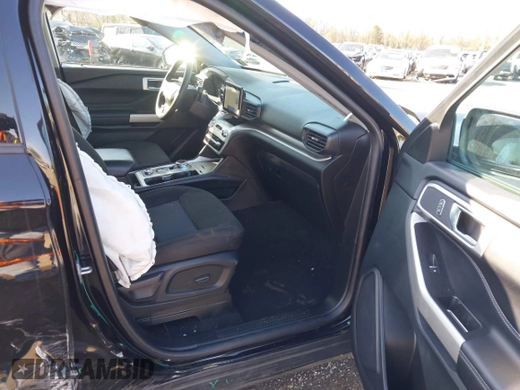 2022 Ford Explorer XLT z VIN 1FMSK8DH6NGB69225, wystawiony jako IAAI lot #41930344 z przebiegiem 24 936 mil mil oraz . Historia ofert i sprzedaży dostępna na DreamBid. Obrazek 5.
