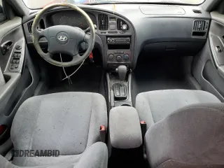 2004 Hyundai Elantra GLS z VIN KMHDN46D14U812275, wystawiony jako Copart lot #54163945 z przebiegiem 209 400 mil mil oraz Szkoda całkowita • Salvage title. Historia ofert i sprzedaży dostępna na DreamBid. Obrazek 8.