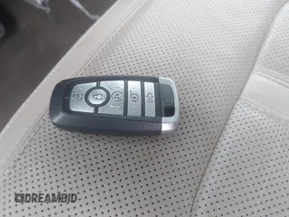 2020 Ford Expedition Limited с VIN 1FMJU2AT6LEA43192, выставлен на аукционе IAAI как лот 42075226 с пробегом Не указан миль и . История ставок и продаж доступна на DreamBid. Изображение 11.