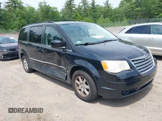 2010 Chrysler Town & Country Touring Plus z VIN 2A4RR8D14AR442277, wystawiony jako IAAI lot #42440591 z przebiegiem 189 694 mil mil oraz . Historia ofert i sprzedaży dostępna na DreamBid. Obrazek 1.