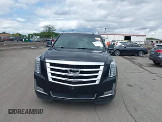 2020 Cadillac Escalade ESV Luxury z VIN 1GYS3HKJ2LR183819, wystawiony jako IAAI lot #42333418 z przebiegiem 89 864 mil mil oraz . Historia ofert i sprzedaży dostępna na DreamBid. Obrazek 6.