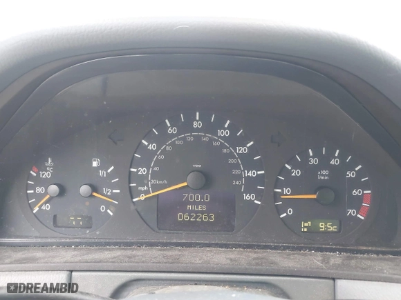 2001 Mercedes-Benz E-Class with VIN WDBJF65J11B216449, listed as a IAAI auction lot 39378007 with 62,263 mi miles. Bid and sale history available at carsss.com. Image 7.