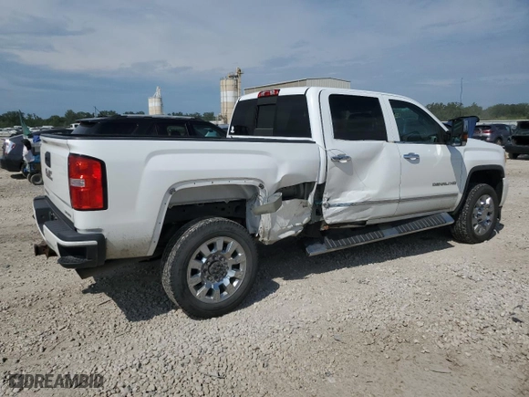 2015 GMC Sierra 2500HD Denali with VIN 1GT120EG3FF679241, listed as a Copart auction lot 67643544 with 185,286 mi miles and Salvage Title. Bid and sale history available at carsss.com. Image 3.
