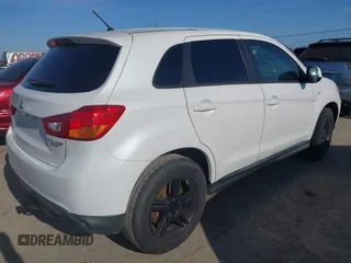 2015 Mitsubishi Outlander Sport ES with VIN 4A4AP3AU6FE048240, listed as a IAAI auction lot 42095926 with 105,094 mi miles. Bid and sale history available at carsss.com. Image 4.