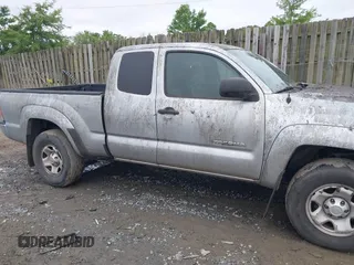 2011 Toyota Tacoma PreRunner z VIN 5TFTU4GN5BX007868, wystawiony jako IAAI lot #42389805 z przebiegiem 290 725 mil mil oraz . Historia ofert i sprzedaży dostępna na DreamBid. Obrazek 13.
