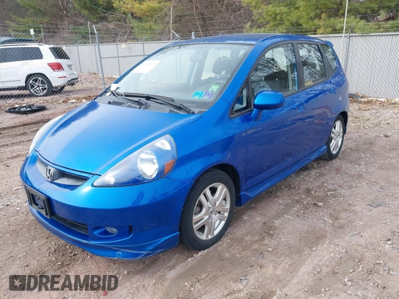 2007 Honda Fit Sport with VIN JHMGD38617S049394, listed as a IAAI auction lot 41962672 with 117,368 mi miles. Bid and sale history available at carsss.com. Image 2.
