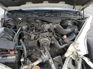 2003 Mercury Grand Marquis GS Convenience z VIN 2MEFM74WX3X633910, wystawiony jako Copart lot #52999865 z przebiegiem 207 970 mil mil oraz Szkoda całkowita • Salvage title. Historia ofert i sprzedaży dostępna na DreamBid. Obrazek 11.