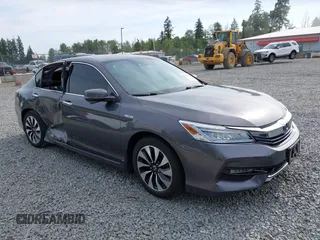 2017 Honda Accord Touring z VIN JHMCR6F78HC008107, wystawiony jako IAAI lot #42510539 z przebiegiem 128 516 mil mil oraz . Historia ofert i sprzedaży dostępna na DreamBid. Obrazek 1.