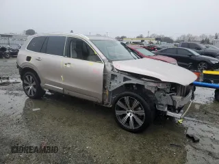 2023 Volvo XC90 Ultimate with VIN YV4062PA1P1958154, listed as a Copart auction lot 84087244 with 3,662 mi miles and Salvage Title. Bid and sale history available at carsss.com. Image 4.