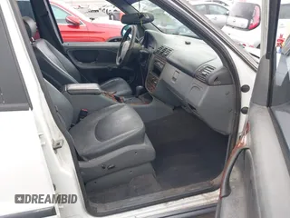 1998 Mercedes-Benz M-Class with VIN 4JGAB54E8WA033005, listed as a IAAI auction lot 41749012 with 194,731 mi miles. Bid and sale history available at carsss.com. Image 5.