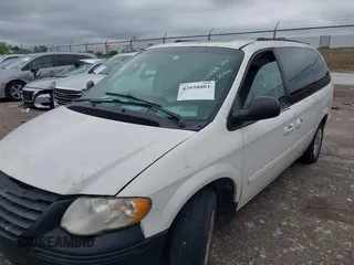2005 Chrysler Town & Country LX with VIN 2C4GP44RX5R590022, listed as a IAAI auction lot 42058881 with 191,272 mi miles and . Bid and sale history available at DreamBid. Image 11.