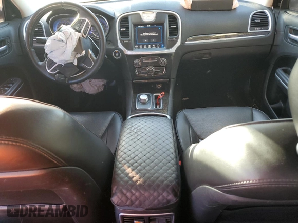 2019 Chrysler 300 Limited with VIN 2C3CCAEG1KH555770, listed as a Copart auction lot 85336674 with 72,260 mi miles and Salvage Title. Bid and sale history available at DreamBid. Image 8.