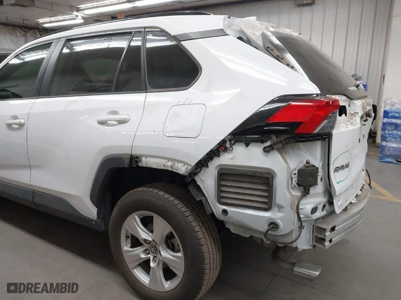 2020 Toyota RAV4 XLE with VIN 2T3W1RFV7LC061037, listed as a IAAI auction lot 41562044 with 51,665 mi miles. Bid and sale history available at carsss.com. Image 6.