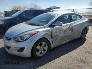 2011 Hyundai Elantra Limited z VIN KMHDH4AE6BU155963, wystawiony jako Copart lot #45385235 z przebiegiem 104 767 mil mil oraz Szkody całkowita. Historia ofert i sprzedaży dostępna na DreamBid. Obrazek 1.