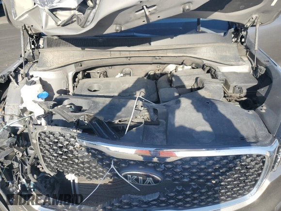 2017 Kia Sorento LX with VIN 5XYPGDA33HG191770, listed as a Copart auction lot 51885835 with 68,846 mi miles and Salvage Title. Bid and sale history available at DreamBid. Image 12.