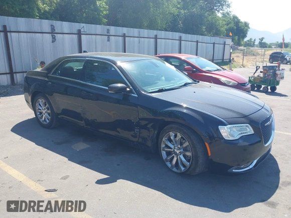 2016 Chrysler 300 Limited z VIN 2C3CCARG7GH314121, wystawiony jako IAAI lot #39842419 z przebiegiem 40 046 mil mil oraz . Historia ofert i sprzedaży dostępna na DreamBid. Obrazek 1.