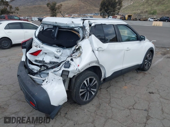 2019 Nissan Kicks S with VIN 3N1CP5CU2KL559112, listed as a IAAI auction lot 41528293 with 97,255 mi miles. Bid and sale history available at carsss.com. Image 4.