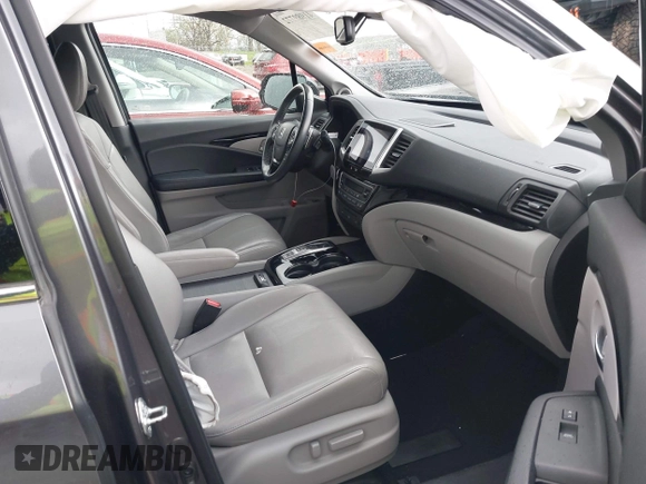 2016 Honda Pilot Touring with VIN 5FNYF6H93GB003106, listed as a IAAI auction lot 41989772 with 110,123 mi miles. Bid and sale history available at carsss.com. Image 5.