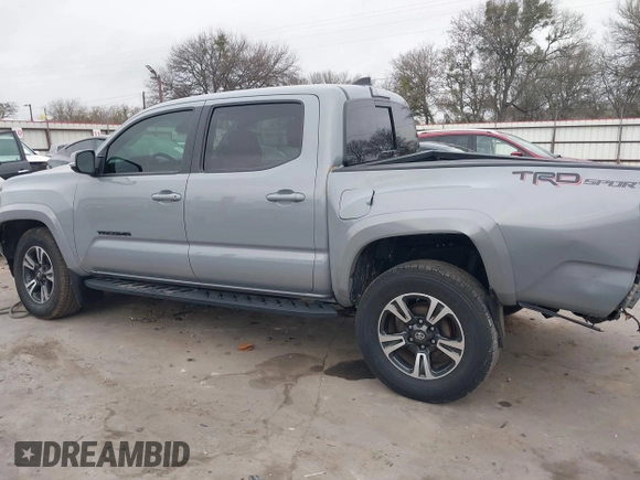 2018 Toyota Tacoma SR5 with VIN 5TFAZ5CNXJX065431, listed as a IAAI auction lot 41491056 with 39,024 mi miles and . Bid and sale history available at DreamBid. Image 15.