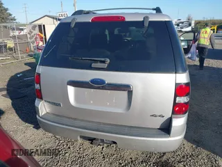 2008 Ford Explorer XLT z VIN 1FMEU73E38UA57643, wystawiony jako IAAI lot #42047634 z przebiegiem 135 336 mil mil oraz . Historia ofert i sprzedaży dostępna na DreamBid. Obrazek 17.
