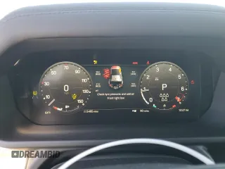 2024 Land Rover Defender X-Dynamic SE with VIN SALE2EEU7R2304560, listed as a Copart auction lot 47062695 with 5,495 mi miles and Salvage title. Bid and sale history available at DreamBid. Image 9.