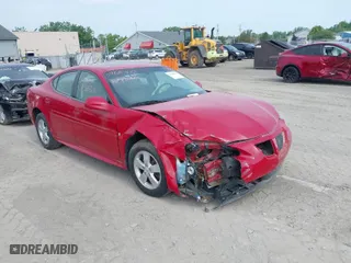 2007 Pontiac Grand Prix with VIN 2G2WP552371186908, listed as a IAAI auction lot 39683061 with 165,667 mi miles. Bid and sale history available at carsss.com. Image 1.