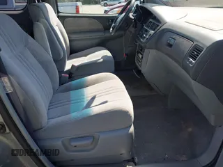 2000 Toyota Sienna LE z VIN 4T3ZF13C9YU175999, wystawiony jako IAAI lot #42438959 z przebiegiem 151 546 mil mil oraz . Historia ofert i sprzedaży dostępna na DreamBid. Obrazek 5.