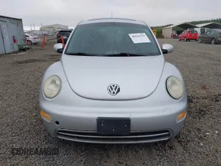 2001 Volkswagen Beetle GLX z VIN 3VWDD21C61M420884, wystawiony jako IAAI lot #40501130 z przebiegiem 179 868 mil mil oraz . Historia ofert i sprzedaży dostępna na DreamBid. Obrazek 12.