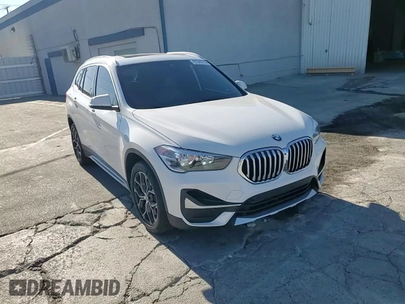 2022 BMW X1 sDrive28i with VIN WBXJG7C05N5V39439, listed as a Copart auction lot 81640724 with 30,261 mi miles and Salvage Title. Bid and sale history available at carsss.com. Image 12.