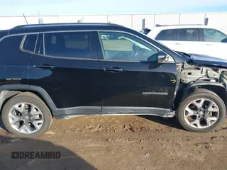 2018 Jeep Compass Limited with VIN 3C4NJDCB4JT501582, listed as a IAAI auction lot 40843136 with 62,986 mi miles. Bid and sale history available at carsss.com. Image 13.