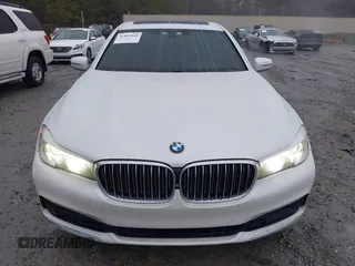 2017 BMW 7 Series 740i z VIN WBA7E2C51HG740000, wystawiony jako IAAI lot #41407048 z przebiegiem 114 929 mil mil oraz . Historia ofert i sprzedaży dostępna na DreamBid. Obrazek 12.