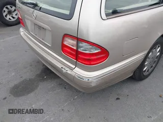2000 Mercedes-Benz E 320 with VIN WDBJH65J8YA981779, listed as a IAAI auction lot 42107928 with 276,090 mi miles and . Bid and sale history available at DreamBid. Image 17.
