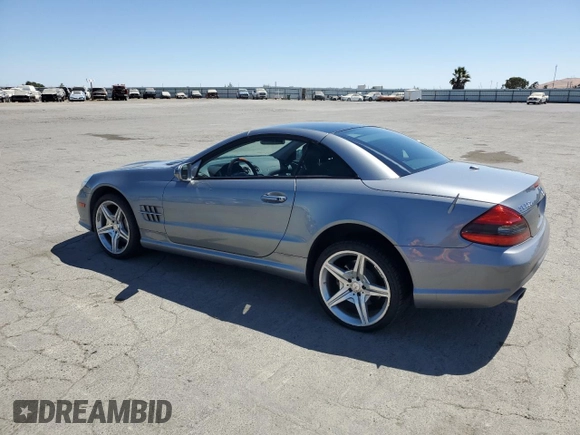2011 Mercedes-Benz SL 550 z VIN WDBSK7BA8BF161437, wystawiony jako Copart lot #58439805 z przebiegiem 110 606 mil mil oraz Szkoda całkowita • Salvage title. Historia ofert i sprzedaży dostępna na DreamBid. Obrazek 2.