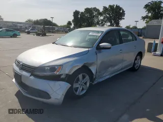 2012 Volkswagen Jetta TDI w/Premium & Nav z VIN 3VWLL7AJ8CM349006, wystawiony jako Copart lot #54934995 z przebiegiem 110 596 mil mil oraz Szkoda całkowita • Salvage title. Historia ofert i sprzedaży dostępna na DreamBid. Obrazek 1.