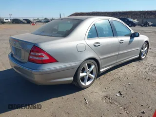 2006 Mercedes-Benz C 230 Sport z VIN WDBRF52H76A867919, wystawiony jako IAAI lot #42745070 z przebiegiem 115 536 mil mil oraz . Historia ofert i sprzedaży dostępna na DreamBid. Obrazek 4.