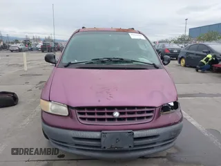 1999 Plymouth Voyager z VIN 2P4GP45R8XR382654, wystawiony jako IAAI lot #41576604 z przebiegiem 162 219 mil mil oraz . Historia ofert i sprzedaży dostępna na DreamBid. Obrazek 13.