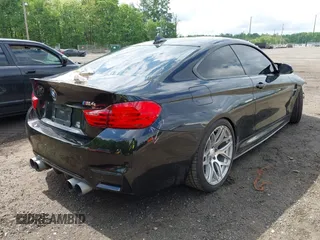 2016 BMW M4 z VIN WBS3R9C50GK337094, wystawiony jako IAAI lot #42167108 z przebiegiem 70 085 mil mil oraz . Historia ofert i sprzedaży dostępna na DreamBid. Obrazek 4.