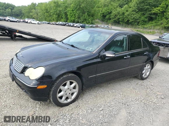 2002 Mercedes-Benz C 230/260/280/320 with VIN WDBRF64J42E003970, listed as a Copart auction lot 59909815 with 190,502 mi miles and Clean title. Bid and sale history available at DreamBid. Image 1.
