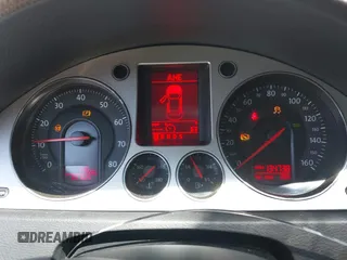 2008 Volkswagen Passat Komfort z VIN WVWLK73C38E053716, wystawiony jako IAAI lot #42176595 z przebiegiem 134 738 mil mil oraz . Historia ofert i sprzedaży dostępna na DreamBid. Obrazek 7.