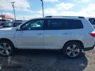 2012 Toyota Highlander Limited with VIN 5TDYK3EH4CS052018, listed as a IAAI auction lot 41731421 with 197,132 mi miles. Bid and sale history available at carsss.com. Image 14.